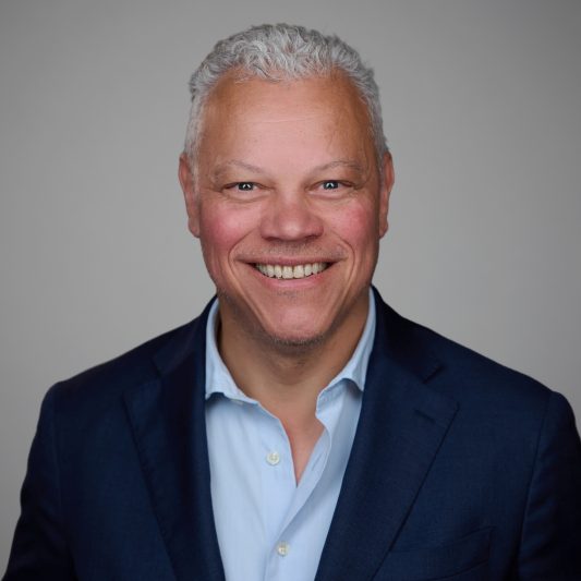 Rob de Laat is eigenaar van Neo-Mundo: executive search, advies, interim en werving en selectie in de zorg en welzijn.