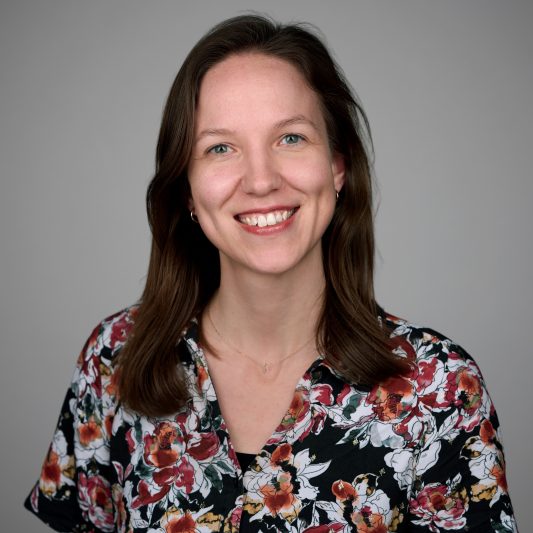 Eva Houtsma, consultant bij Neo-Mundo: executive search, advies, interim en werving en selectie in de zorg en welzijn.