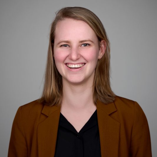 Lieke Zandbergen is consultant bij Neo-Mundo: executive search, advies, interim en werving en selectie in de zorg en welzijn.
