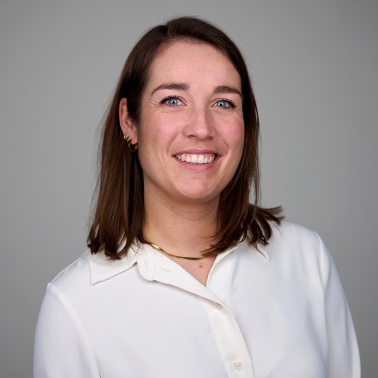 Josi Klomp is consultant bij Neo-Mundo: executive search, advies, interim en werving en selectie in de zorg en welzijn.