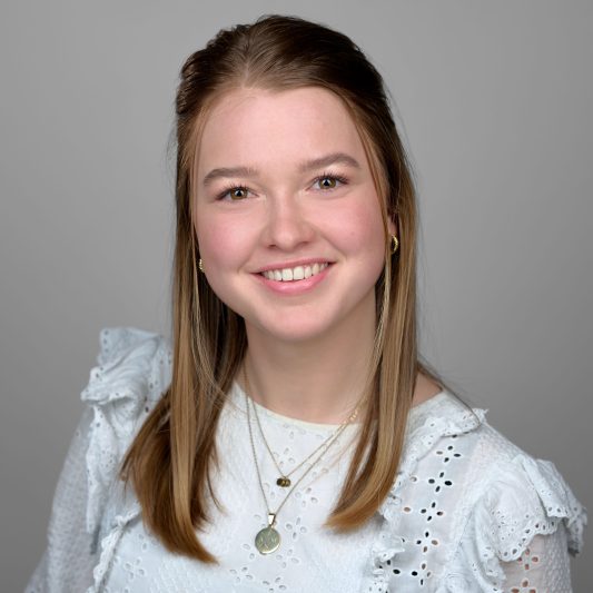 Frederieke Hengstman is werkstudent bij Neo-Mundo: executive search, advies, interim en werving en selectie in de zorg en welzijn.