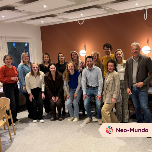 Nieuwe fase voor Neo-Mundo, bureau in de zorg en welzijn, waarbij Mijke Eggink geen directeur meer is en de regioteams meer zelfstandigheid krijgen.